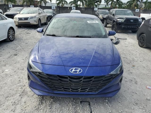 2022 Hyundai Elantra SE