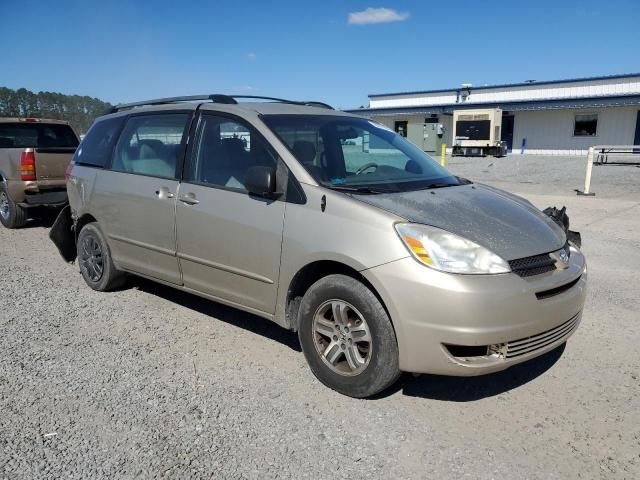 2004 Toyota Sienna CE