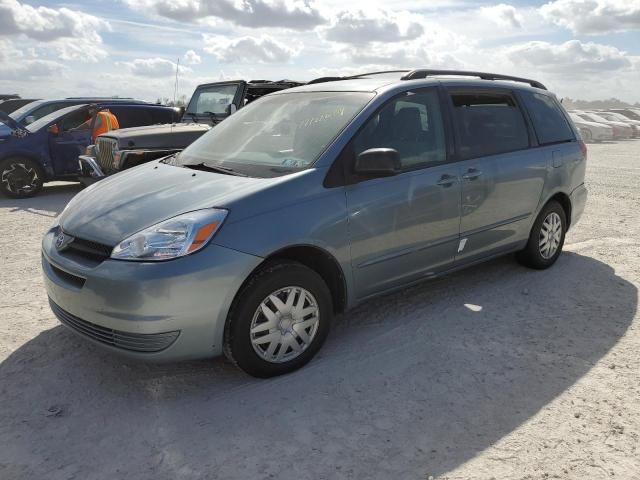 2004 Toyota Sienna CE