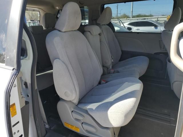 2013 Toyota Sienna LE