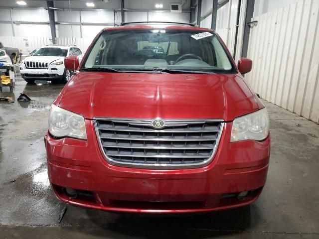 2009 Chrysler Town & Country Touring