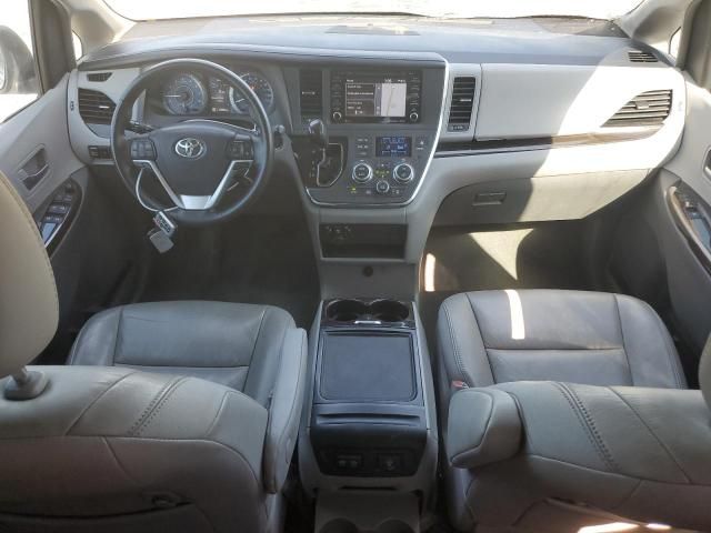 2018 Toyota Sienna XLE