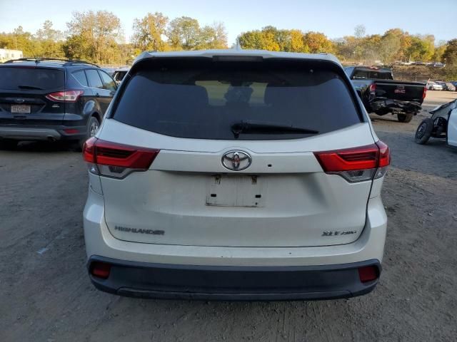 2017 Toyota Highlander SE