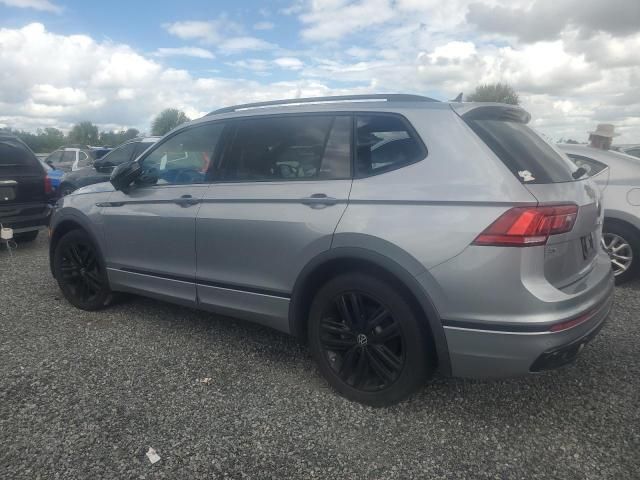 2022 Volkswagen Tiguan SE R-LINE Black