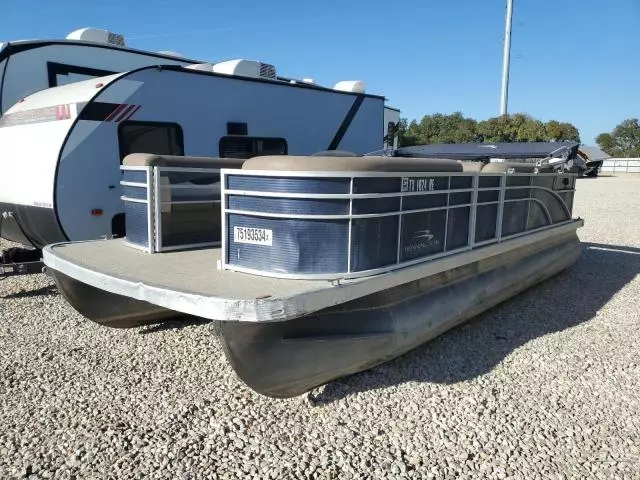 2019 Bennington Marine Pontoon