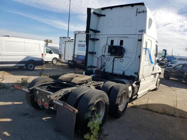 2016 Freightliner Cascadia 125