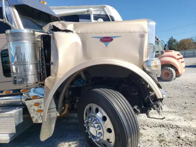 2015 Peterbilt Tractor 359