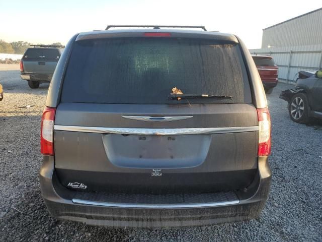 2016 Chrysler Town & Country Touring L