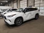 2020 Toyota Highlander Hybrid XLE