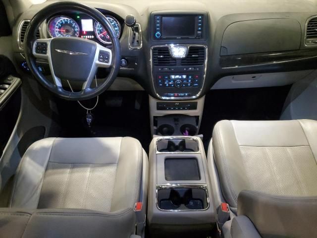 2013 Chrysler Town & Country Touring L