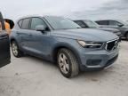 2020 Volvo XC40 T5 Momentum