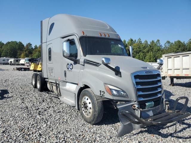 2020 Freightliner Cascadia 126