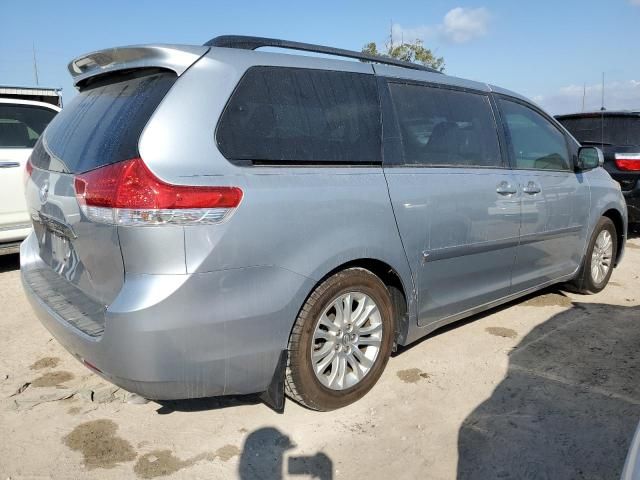 2014 Toyota Sienna XLE