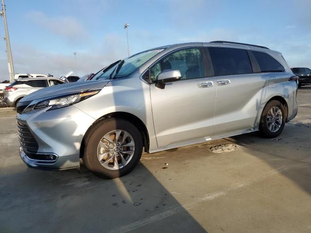 2023 Toyota Sienna XLE