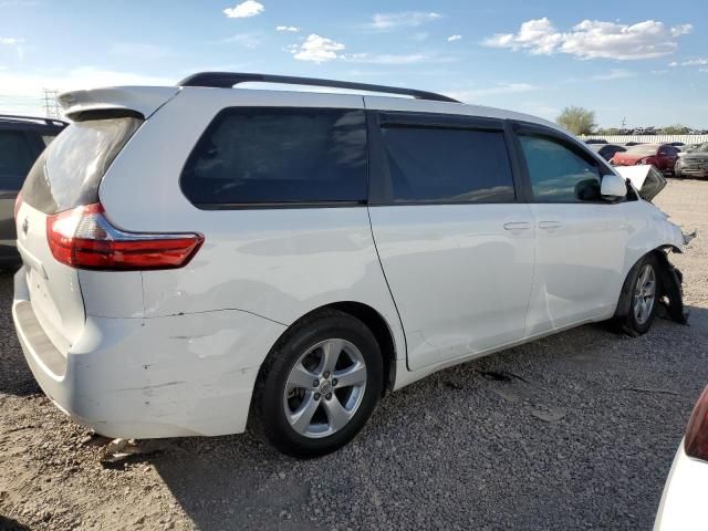 2016 Toyota Sienna LE