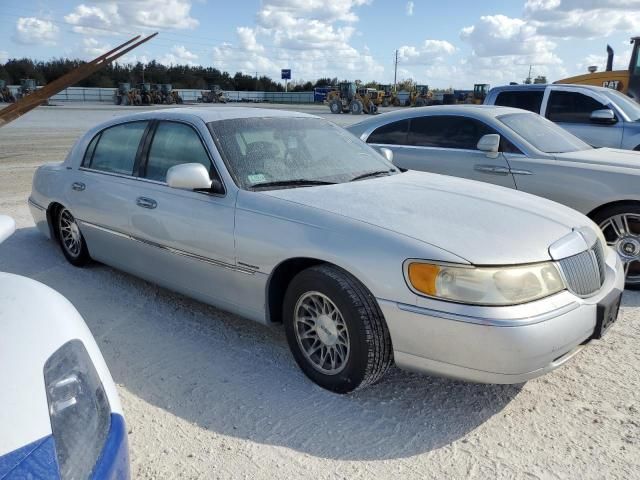 2001 Lincoln Town Car Signature