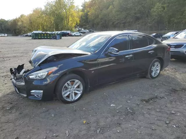 2015 Infiniti Q70 3.7