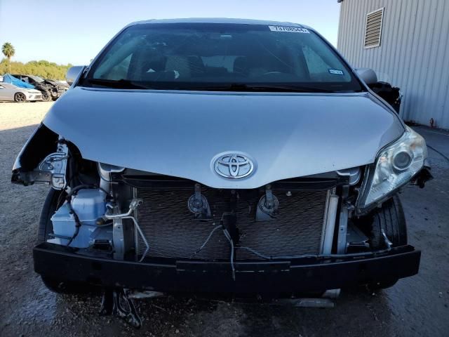 2013 Toyota Sienna XLE