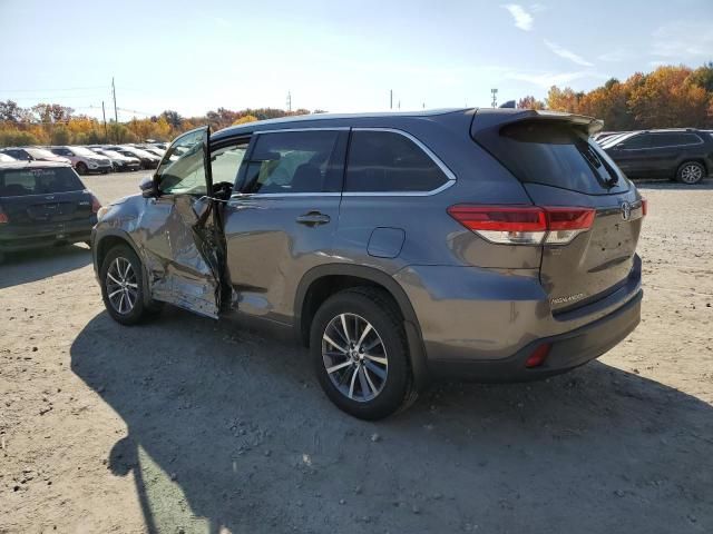 2017 Toyota Highlander SE