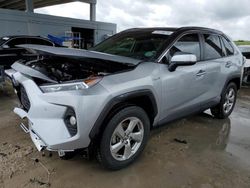 Carros salvage para piezas a la venta en subasta: 2021 Toyota Rav4 XLE Premium