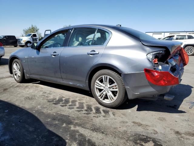 2015 Infiniti Q40