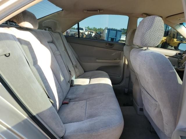 2004 Toyota Camry LE