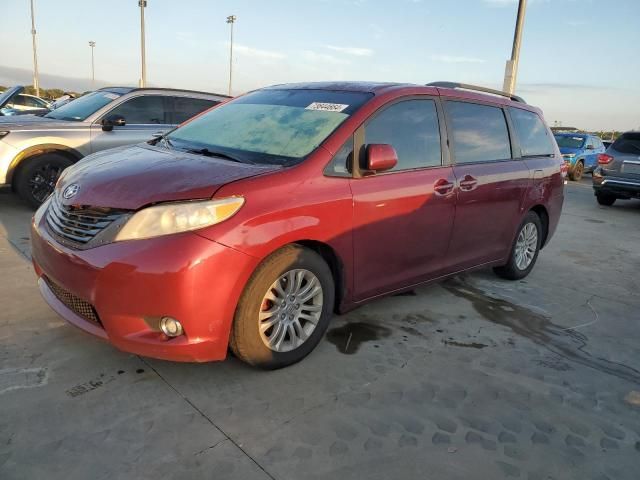 2014 Toyota Sienna XLE