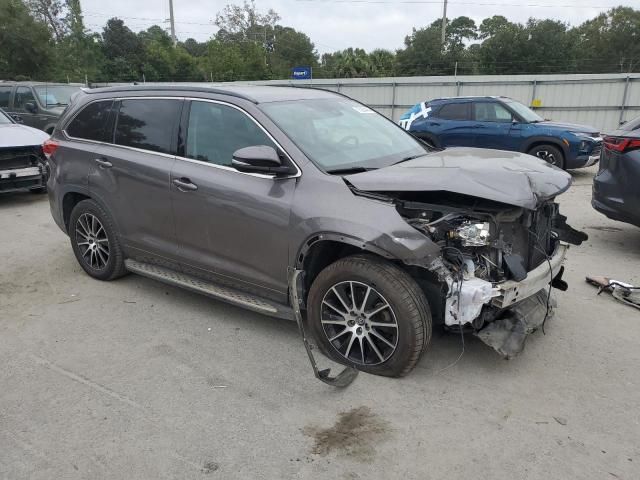 2017 Toyota Highlander SE