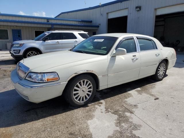 2005 Lincoln Town Car Signature