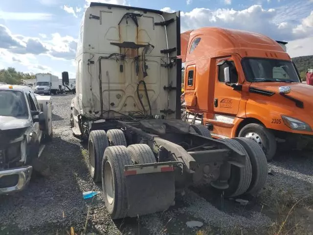 2015 Freightliner Cascadia 125