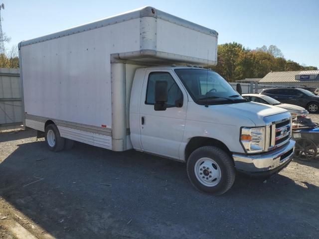 2009 Ford Econoline E450 Super Duty Cutaway Van