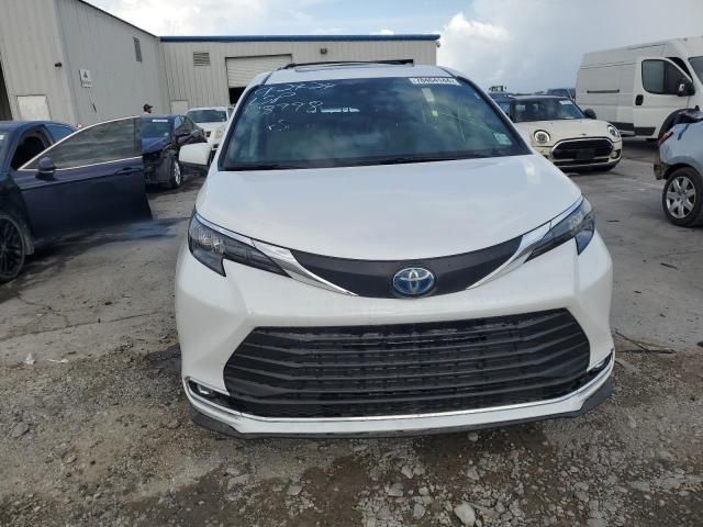 2024 Toyota Sienna XLE