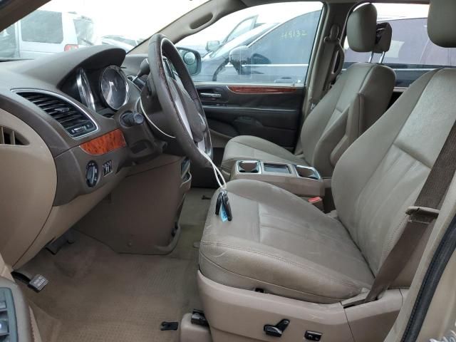 2016 Chrysler Town & Country Touring