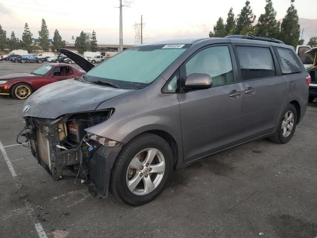 2015 Toyota Sienna LE