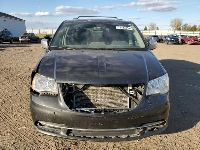 2012 Chrysler Town & Country Touring L