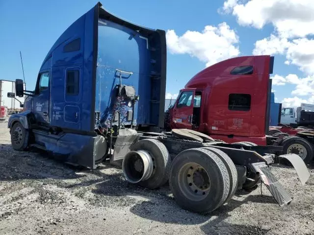 2022 Kenworth Construction T680