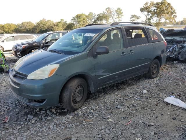 2004 Toyota Sienna CE