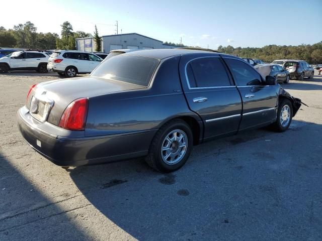 1999 Lincoln Town Car Signature