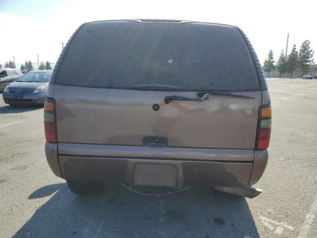 2004 Chevrolet Tahoe C1500