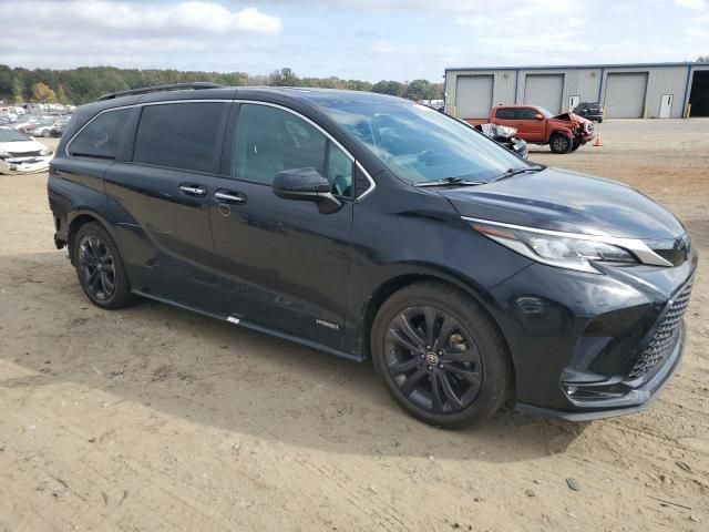 2021 Toyota Sienna XSE