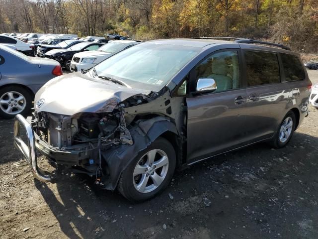 2011 Toyota Sienna LE