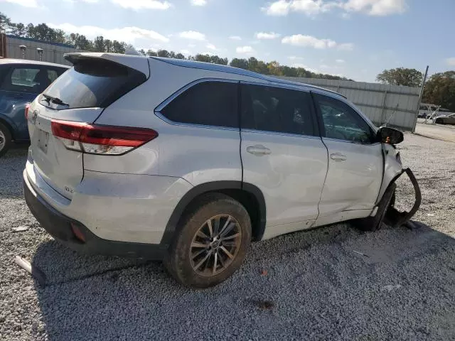 2017 Toyota Highlander SE