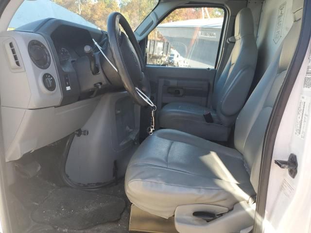 2018 Ford Econoline E350 Super Duty Cutaway Van