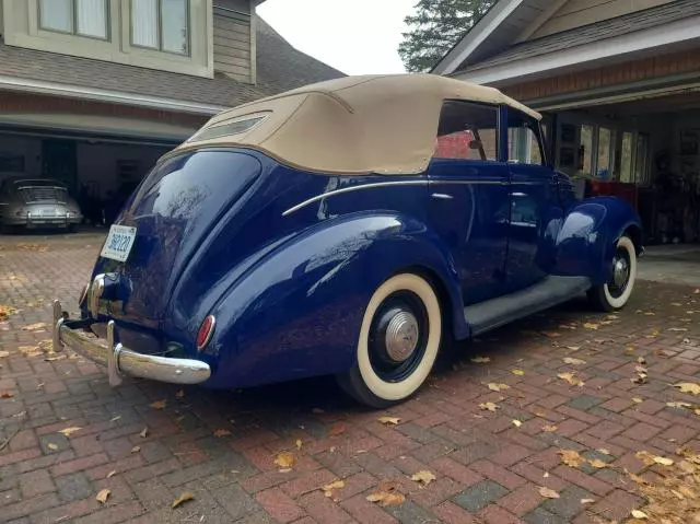 1939 Ford Deluxe