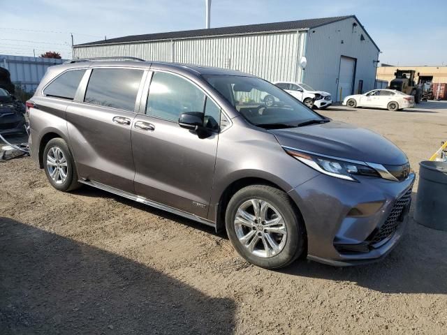 2021 Toyota Sienna LE