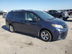 2018 Toyota Sienna LE