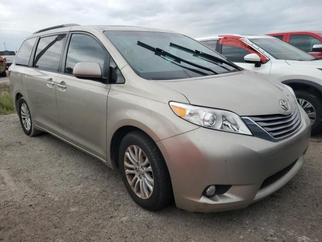 2015 Toyota Sienna XLE