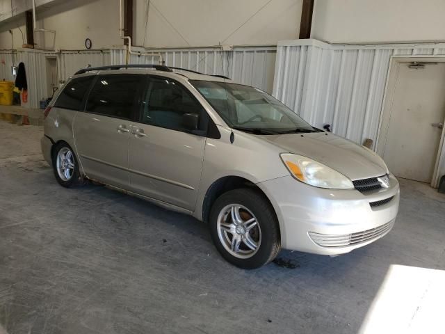 2004 Toyota Sienna CE