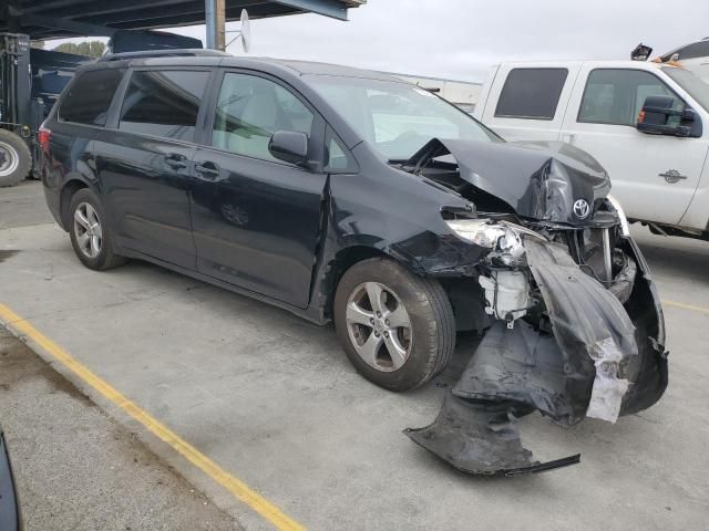 2017 Toyota Sienna LE