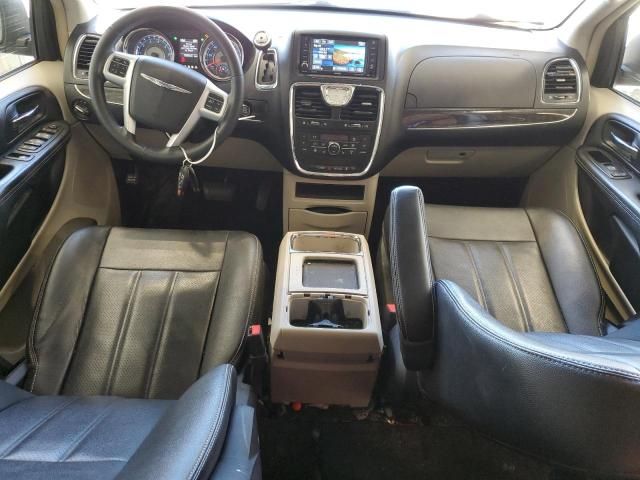 2014 Chrysler Town & Country Touring L